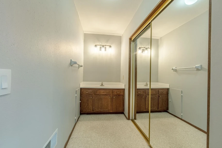 7431 Candace Way-18