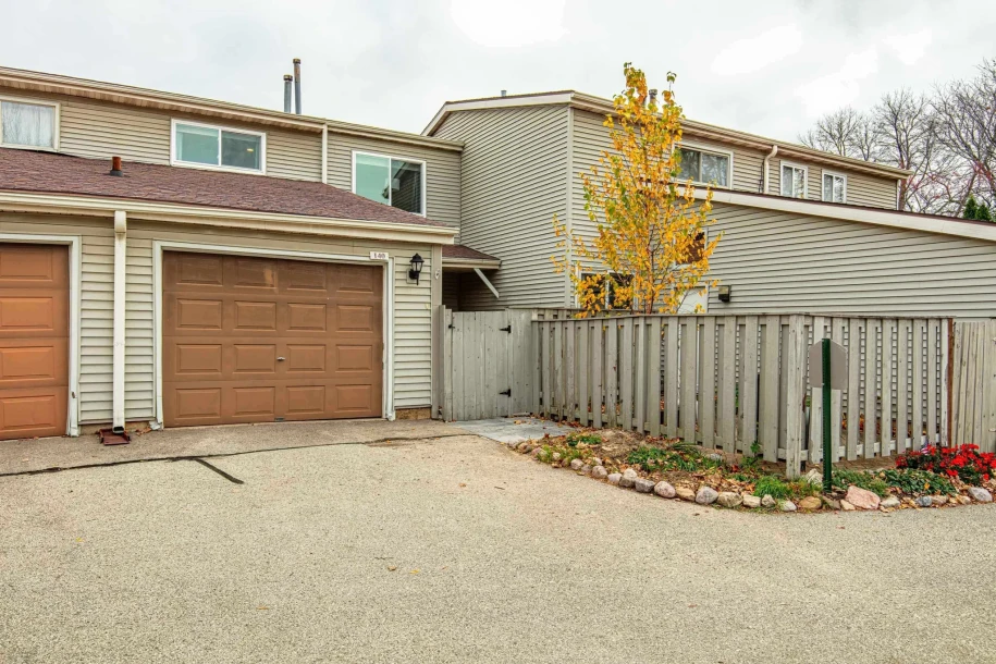 7431 Candace Way-23
