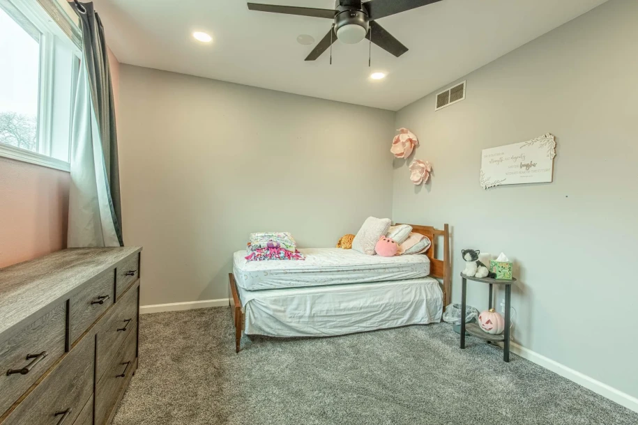 7431 Candace Way-10