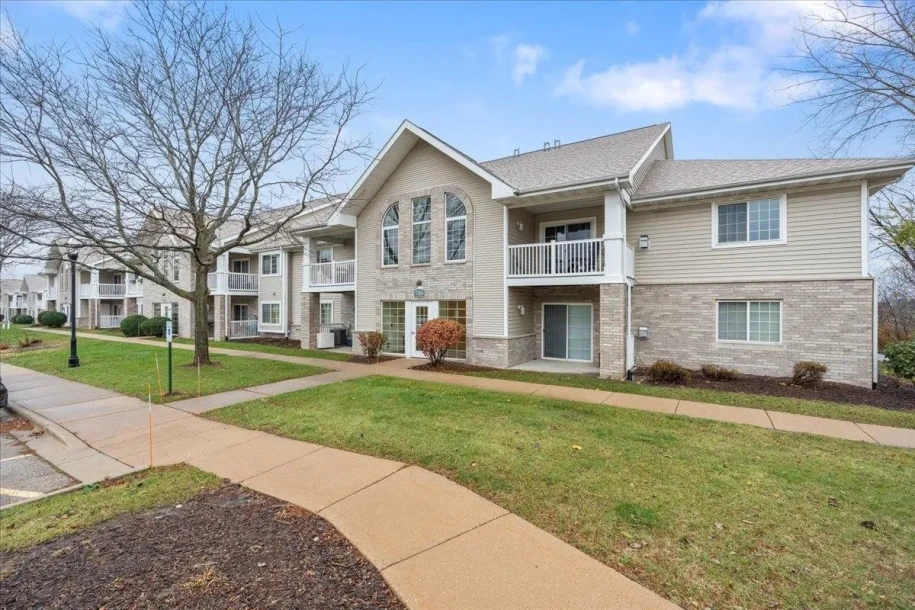 2203 7th Street Road-18