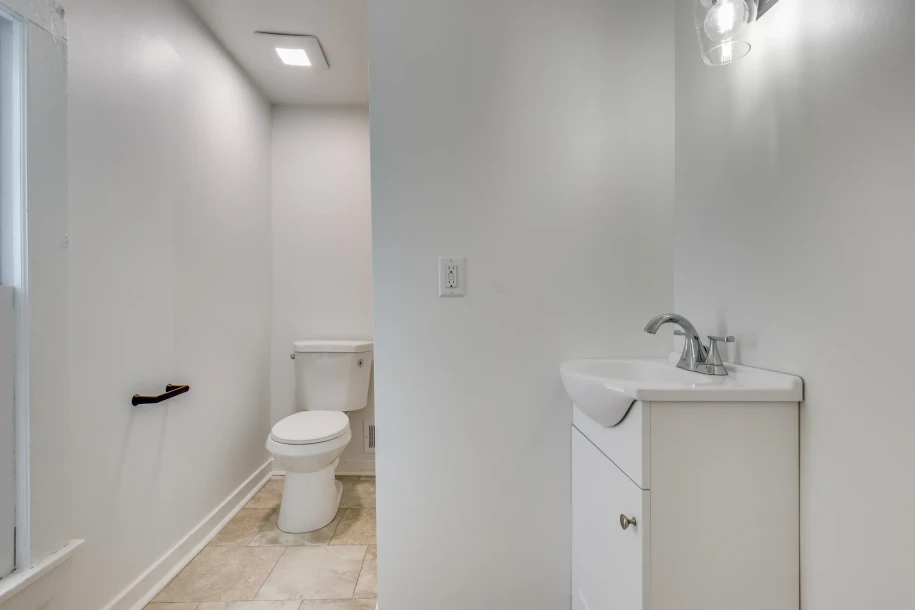 2721 Lindsay Avenue-6