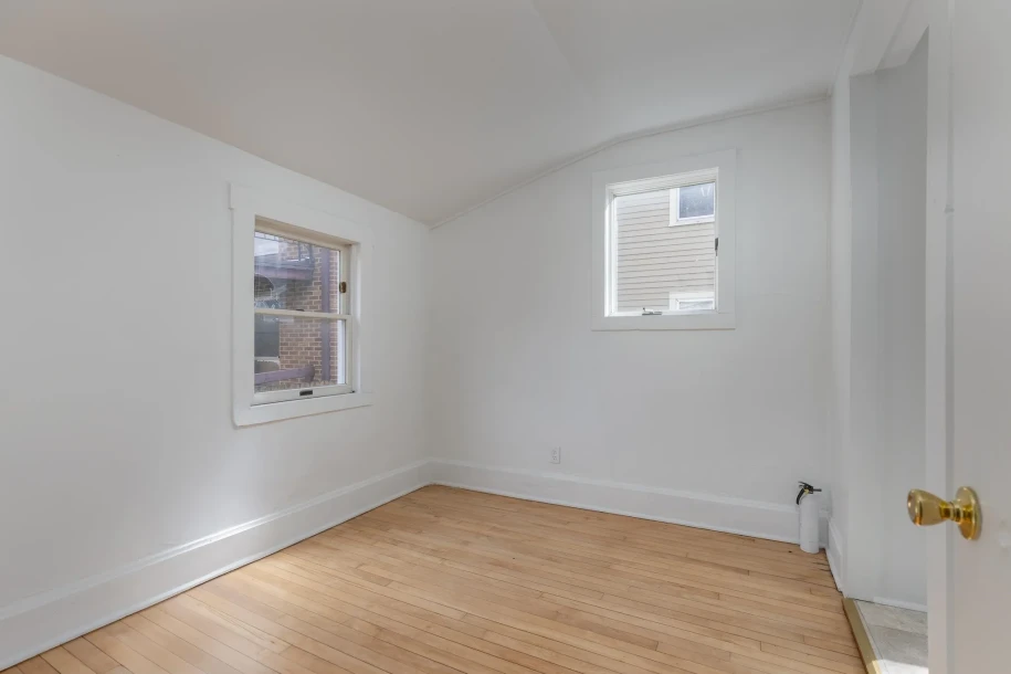 2721 Lindsay Avenue-14