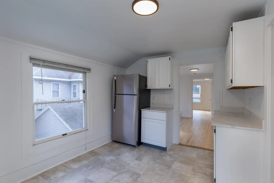2721 Lindsay Avenue-18