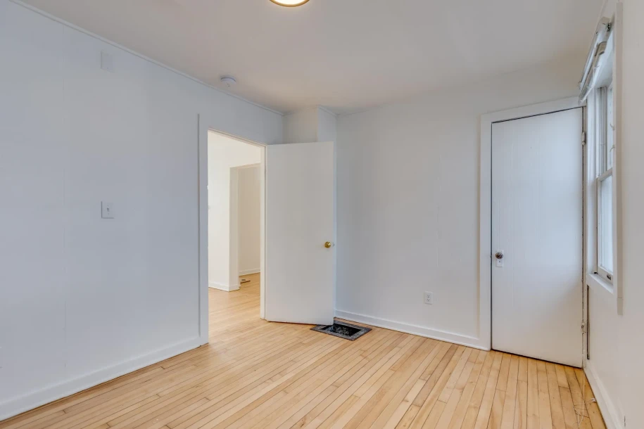 2721 Lindsay Avenue-13