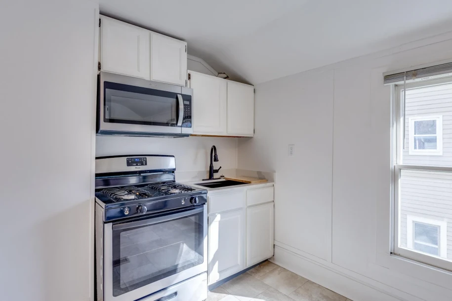 2721 Lindsay Avenue-19