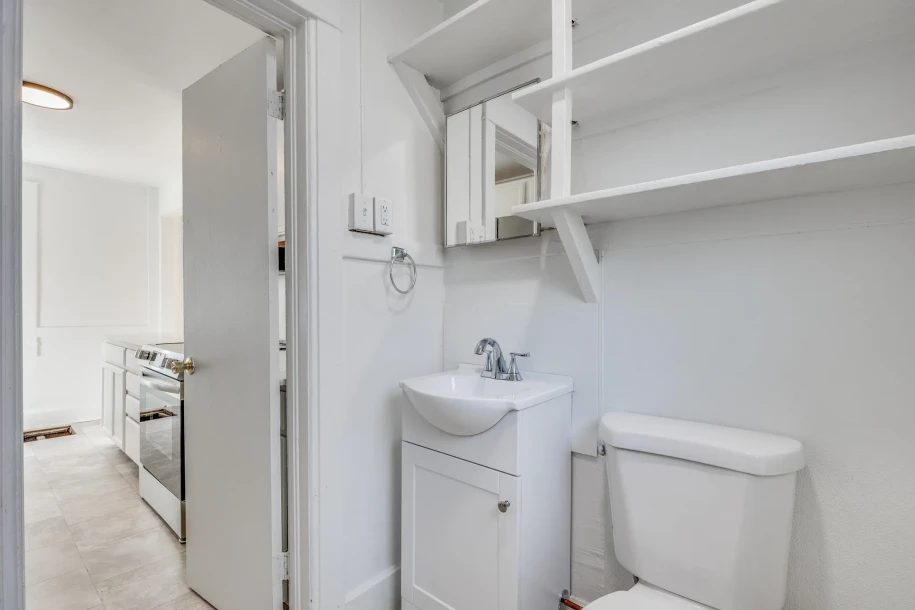 2721 Lindsay Avenue-10