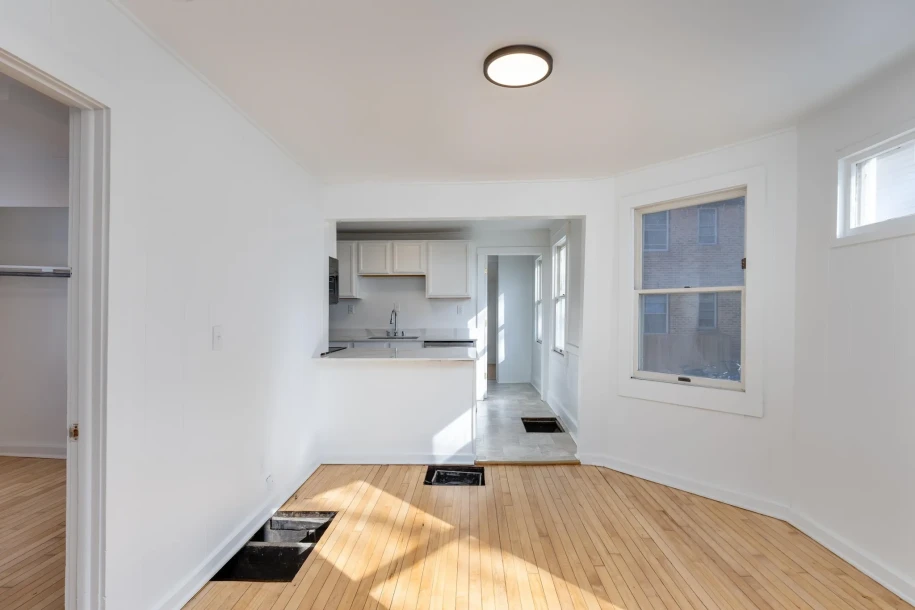 2721 Lindsay Avenue-12