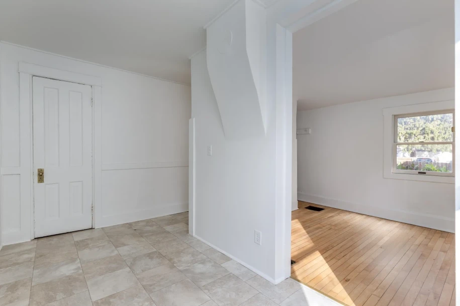 2721 Lindsay Avenue-11