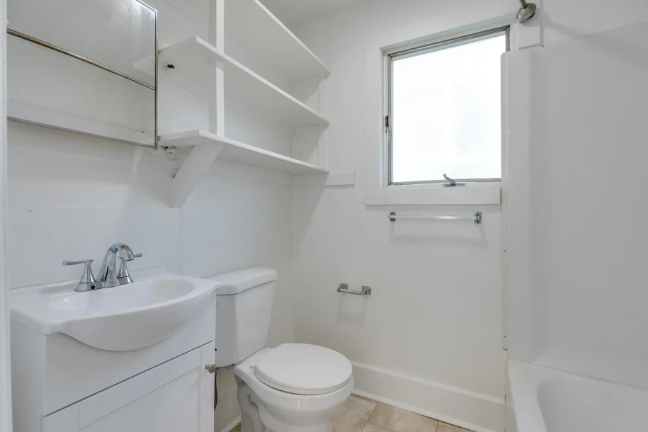 2721 Lindsay Avenue-15