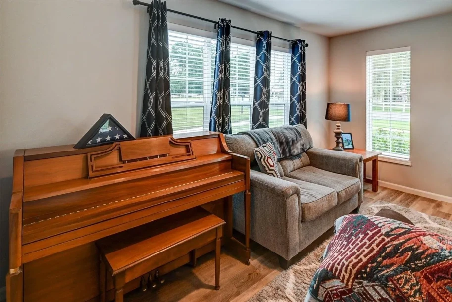 8502 Madrone Avenue-6