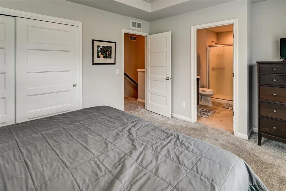8502 Madrone Avenue-13