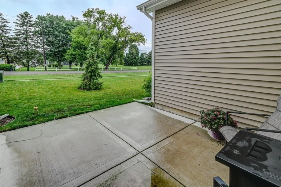 8502 Madrone Avenue-3