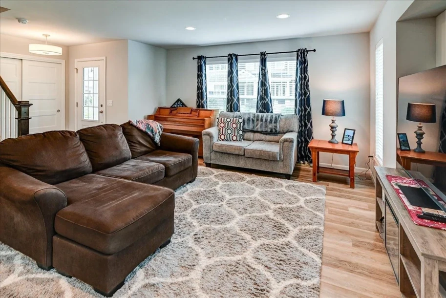 8502 Madrone Avenue-7