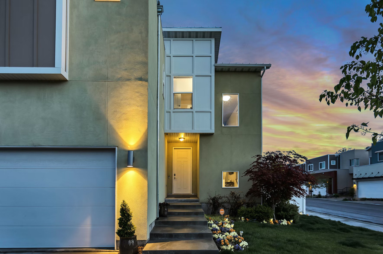 Hollywood Mansion-2