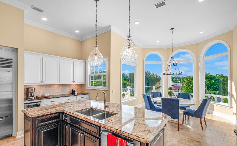 4113 Holiday Drive-1
