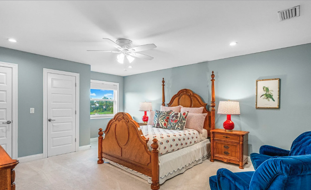 4113 Holiday Drive-4